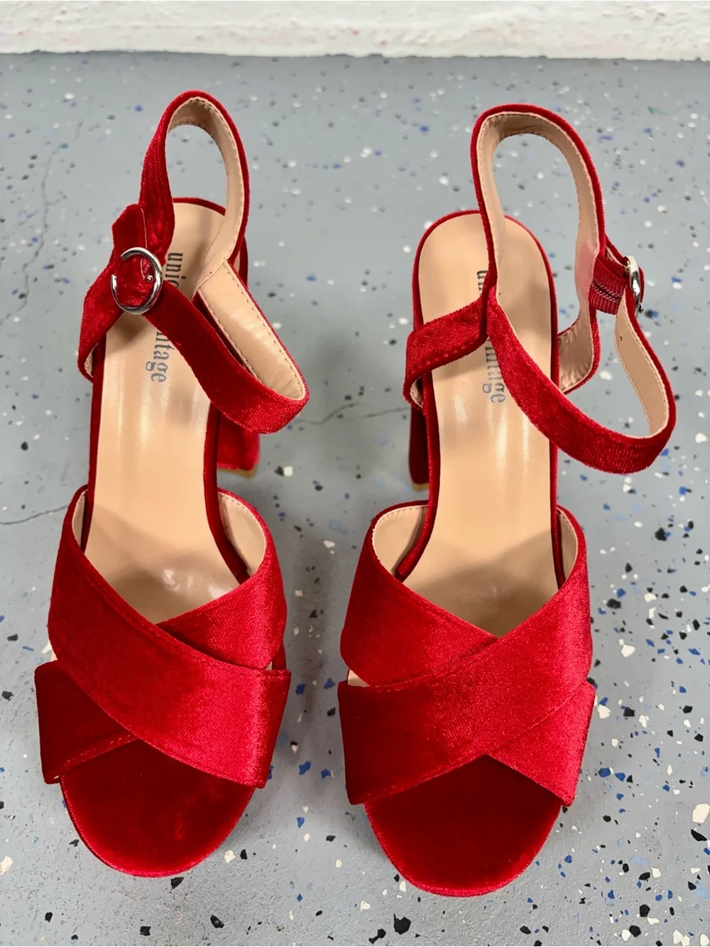 Unique Vintage Red Velvet Platform Heels Strappy Peep Toe NEW IN BOX Size 8